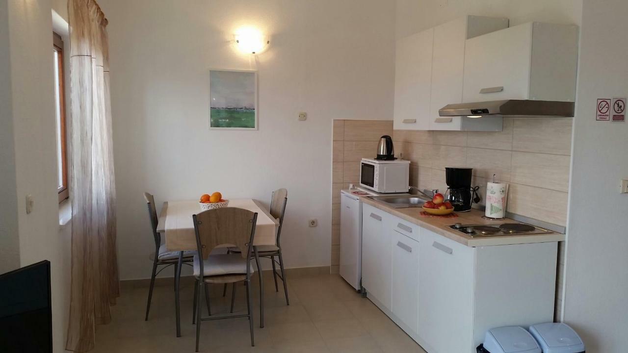 Apartman Ivanica Jezera Exterior photo